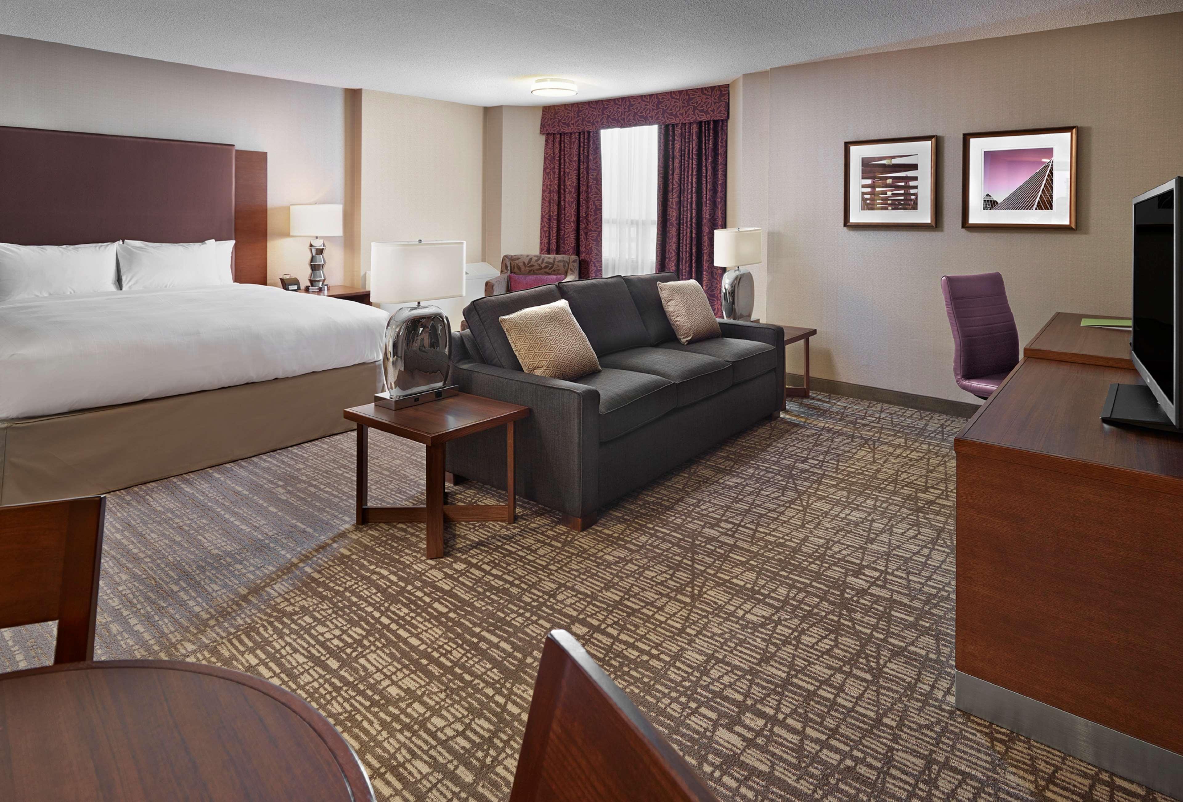 Doubletree By Hilton West Edmonton Hotel Bagian luar foto
