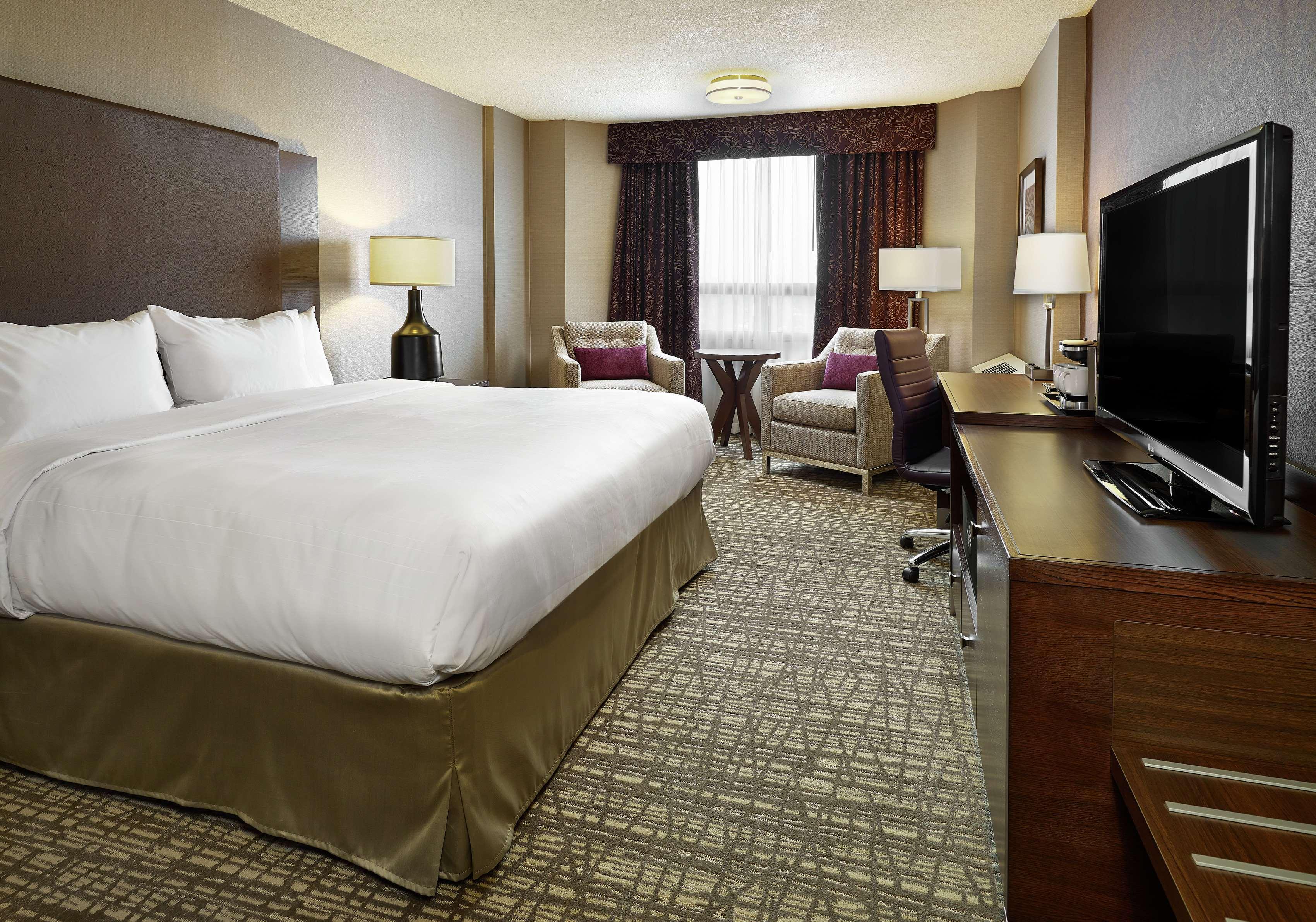 Doubletree By Hilton West Edmonton Hotel Bagian luar foto