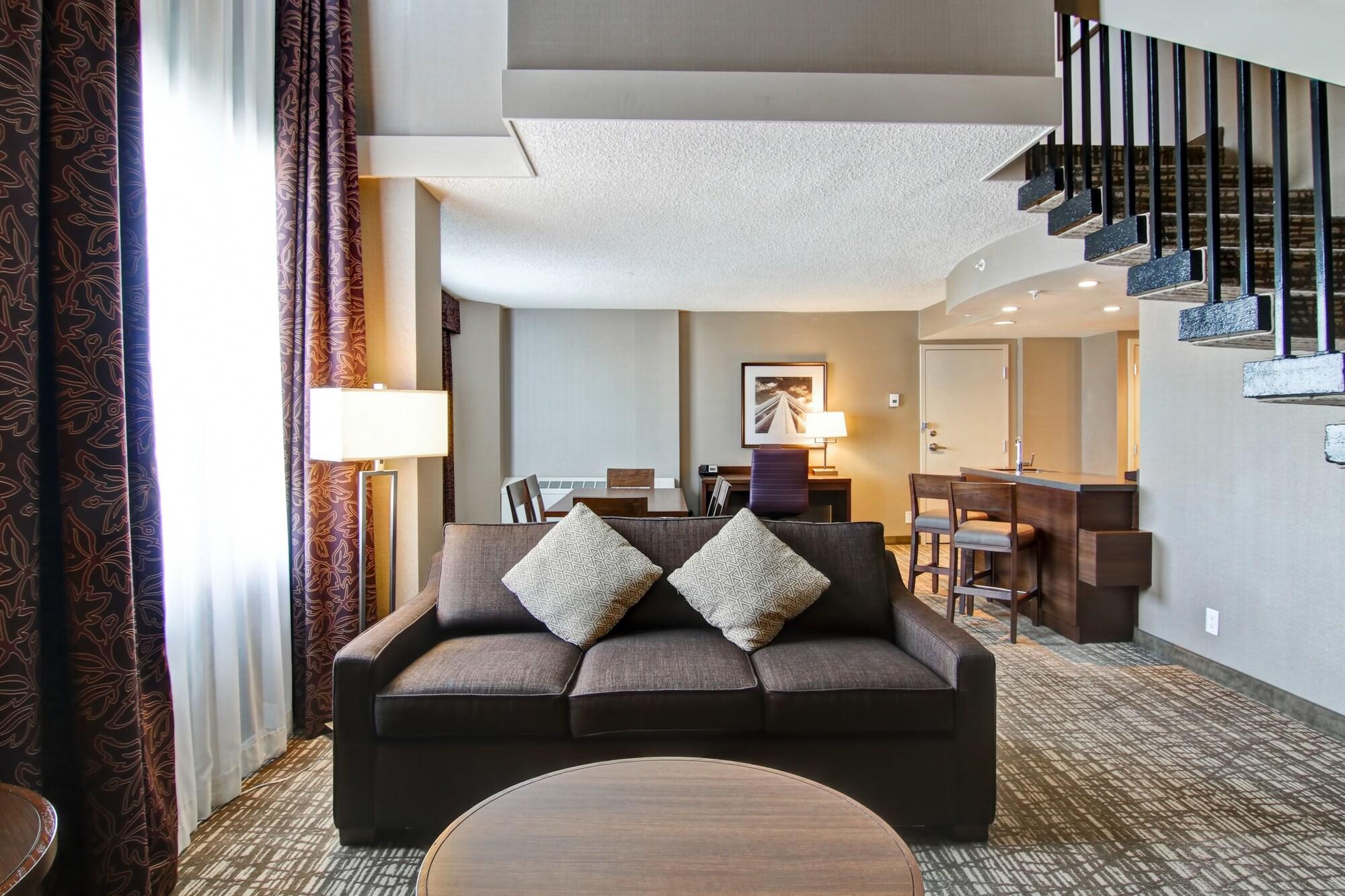 Doubletree By Hilton West Edmonton Hotel Bagian luar foto