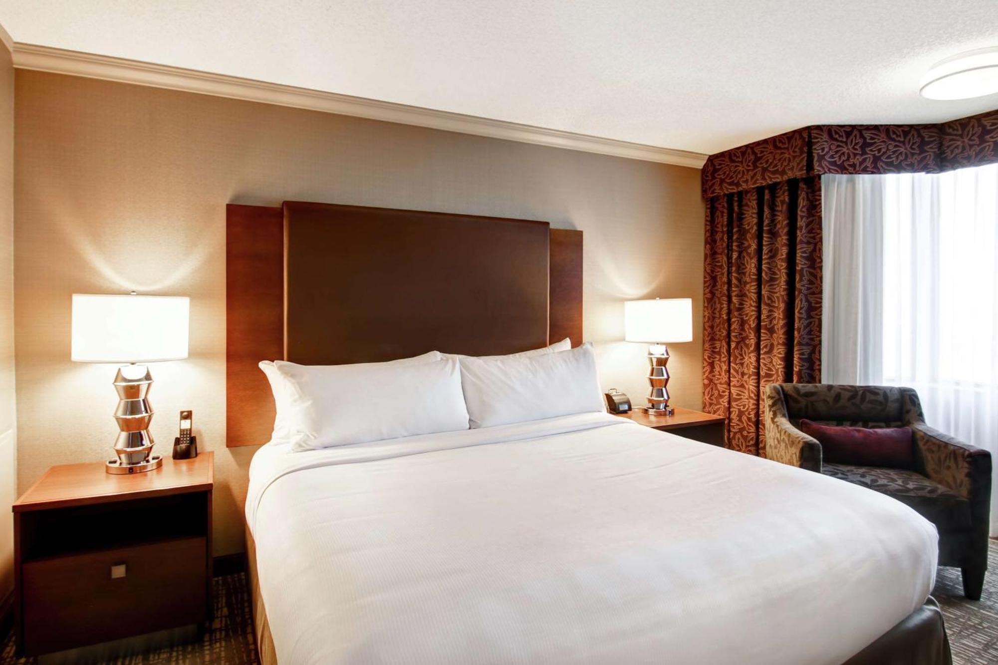 Doubletree By Hilton West Edmonton Hotel Bagian luar foto
