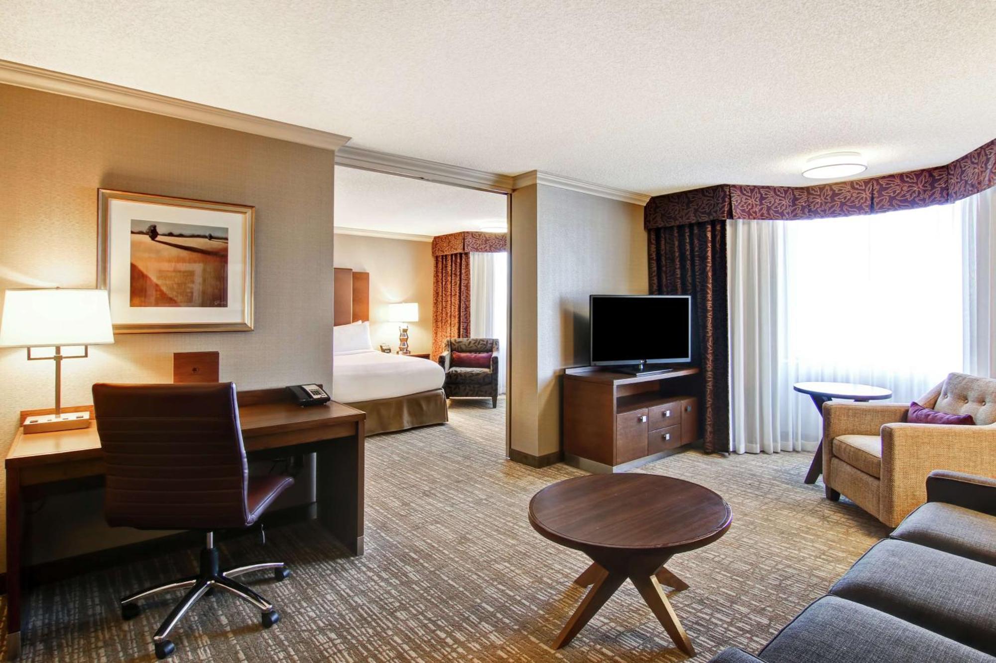 Doubletree By Hilton West Edmonton Hotel Bagian luar foto