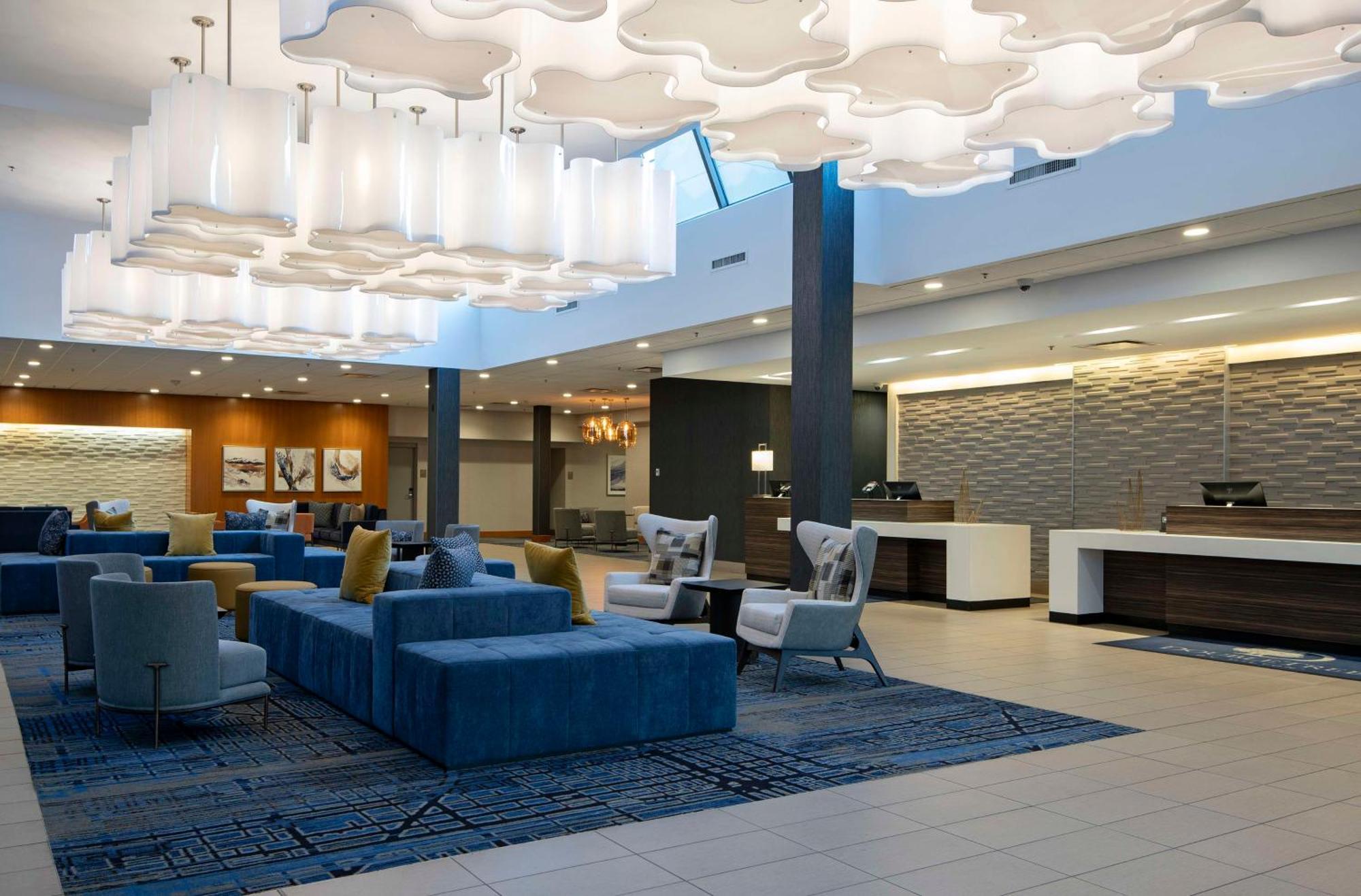Doubletree By Hilton West Edmonton Hotel Bagian luar foto