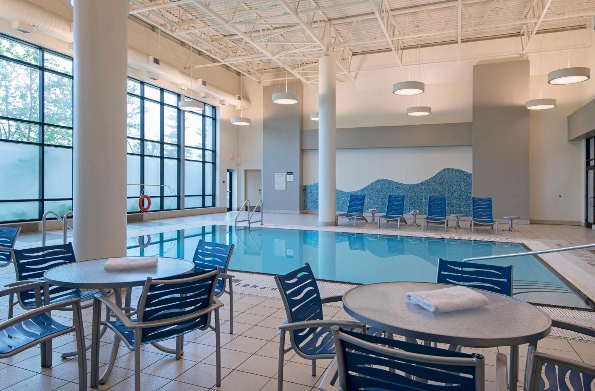 Doubletree By Hilton West Edmonton Hotel Bagian luar foto