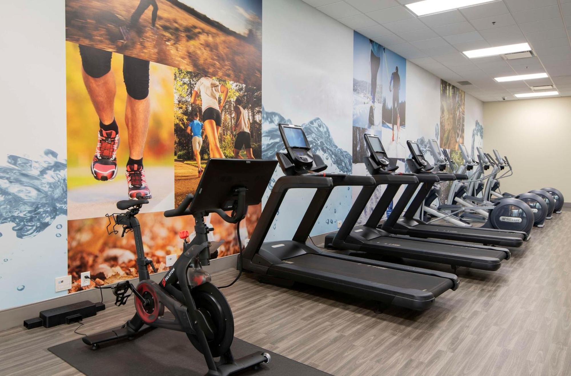 Doubletree By Hilton West Edmonton Hotel Bagian luar foto