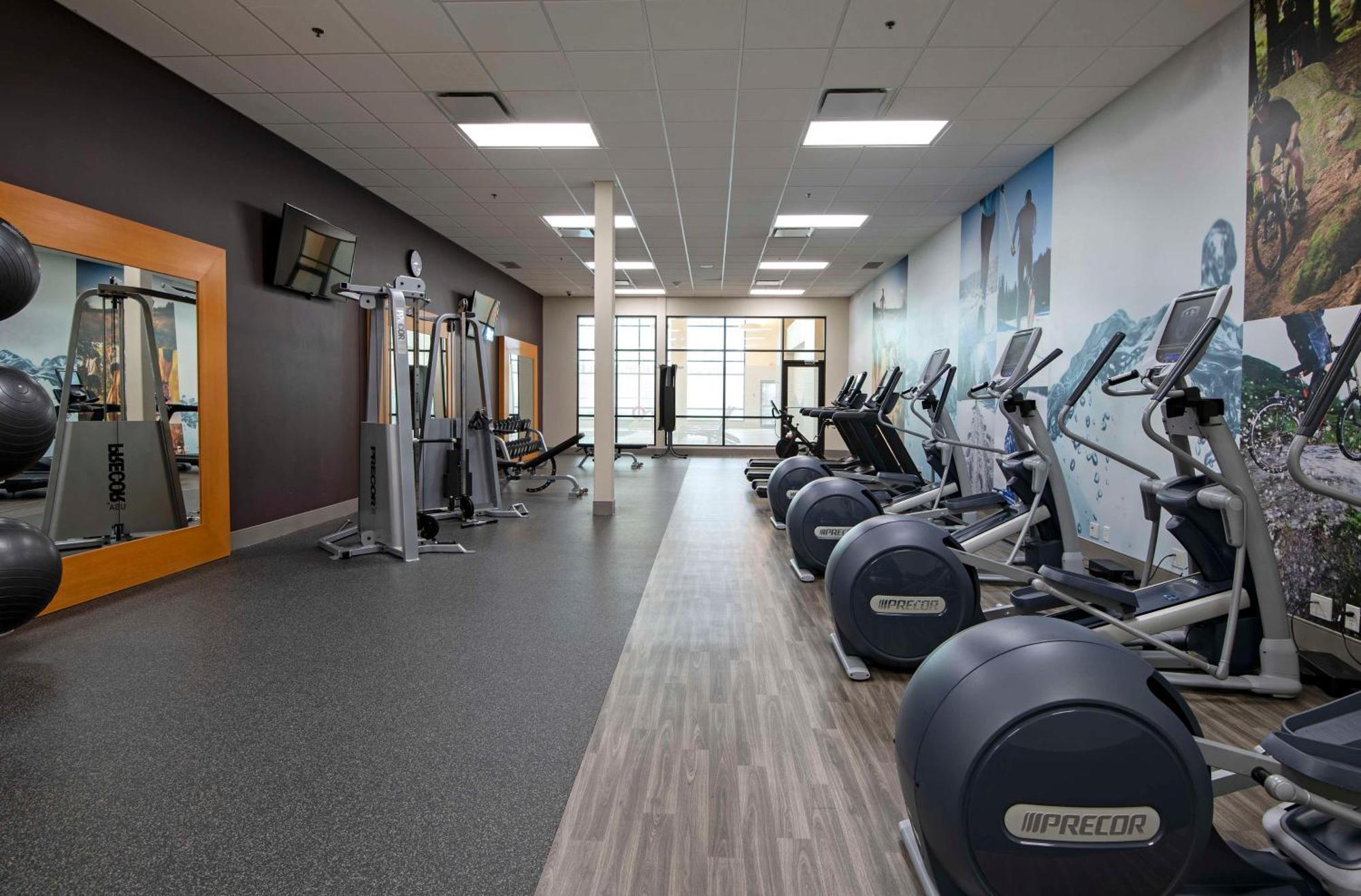 Doubletree By Hilton West Edmonton Hotel Bagian luar foto